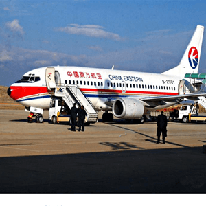 东阳横店机场空运航空快运业稳步发展的原因是什么？